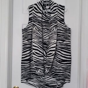 Cupio Sleeveless Cardigan